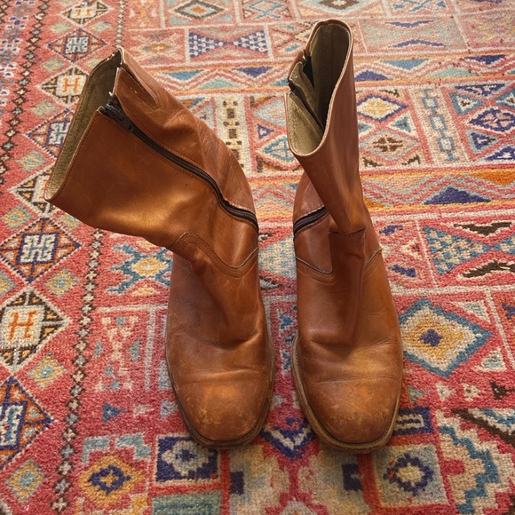 Frye Women's Tan Leather Heeled Boots - Picture 3 of 7